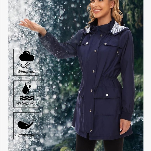 Stylish Women's Navy Utility Jacket - Picture 4 of 9